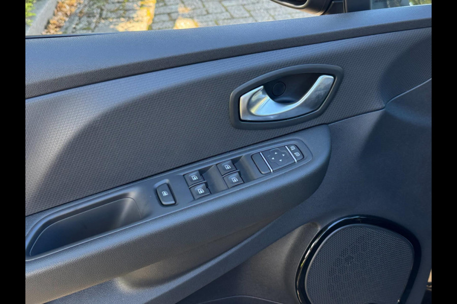 Renault Clio Estate 0.9 TCe Limited | Navi, Carplay/Android, PDC, Cruise, Keyless, 16'' LMV | Dealeronderhouden |