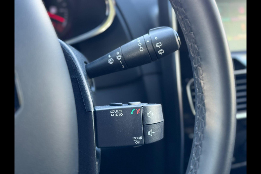 Renault Clio Estate 0.9 TCe Limited | Navi, Carplay/Android, PDC, Cruise, Keyless, 16'' LMV | Dealeronderhouden |