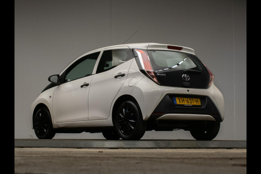 Toyota Aygo 1.0 VVT-i x-fun Sport (AIRCO,BLUETOOTH,CRUISE,LED,SPORTSTOELEN,NIEUWE APK,NETTE STAAT)
