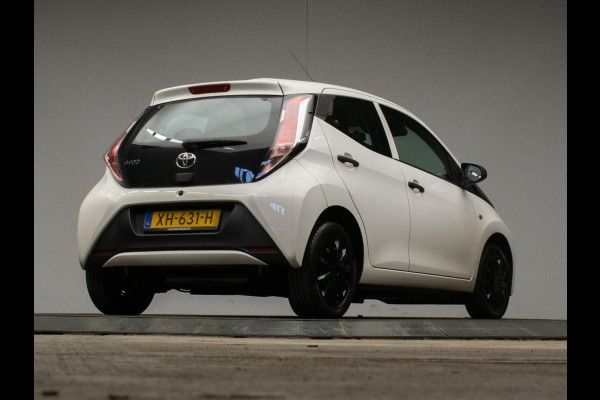 Toyota Aygo 1.0 VVT-i x-fun Sport (AIRCO,BLUETOOTH,CRUISE,LED,SPORTSTOELEN,NIEUWE APK,NETTE STAAT)