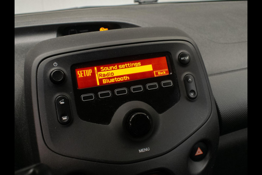 Toyota Aygo 1.0 VVT-i x-fun Sport (AIRCO,BLUETOOTH,CRUISE,LED,SPORTSTOELEN,NIEUWE APK,NETTE STAAT)