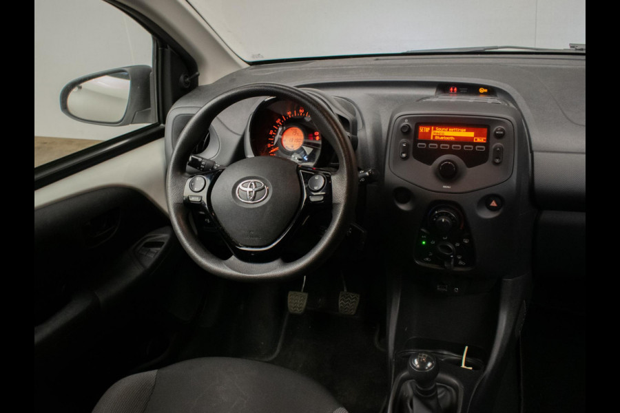 Toyota Aygo 1.0 VVT-i x-fun Sport (AIRCO,BLUETOOTH,CRUISE,LED,SPORTSTOELEN,NIEUWE APK,NETTE STAAT)