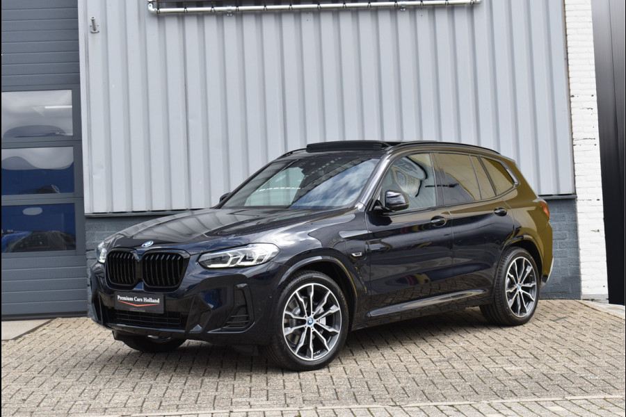 BMW X3 xDrive30e M-Sport Pakket 292 Pk Carbon Zwart Metallic Pano Navi Leder Camera Trekhaak Memory 20 Inch