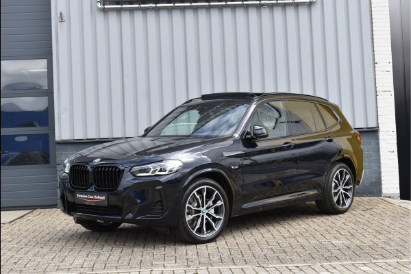 BMW X3 xDrive30e M-Sport Pakket 292 Pk Carbon Zwart Metallic Pano Navi Leder Camera Trekhaak Memory 20 Inch