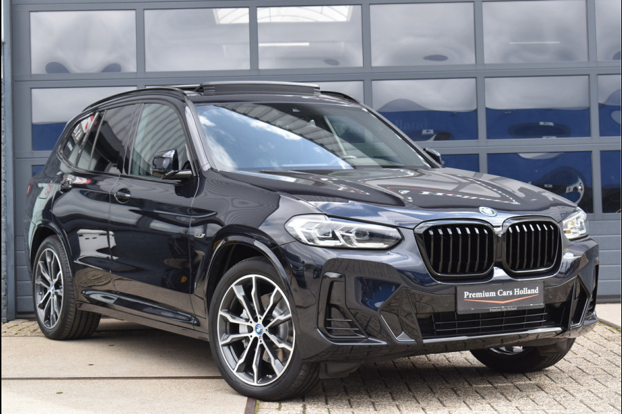BMW X3 xDrive30e M-Sport Pakket 292 Pk Carbon Zwart Metallic Pano Navi Leder Camera Trekhaak Memory 20 Inch