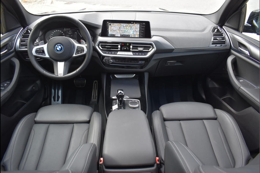 BMW X3 xDrive30e M-Sport Pakket 292 Pk Carbon Zwart Metallic Pano Navi Leder Camera Trekhaak Memory 20 Inch