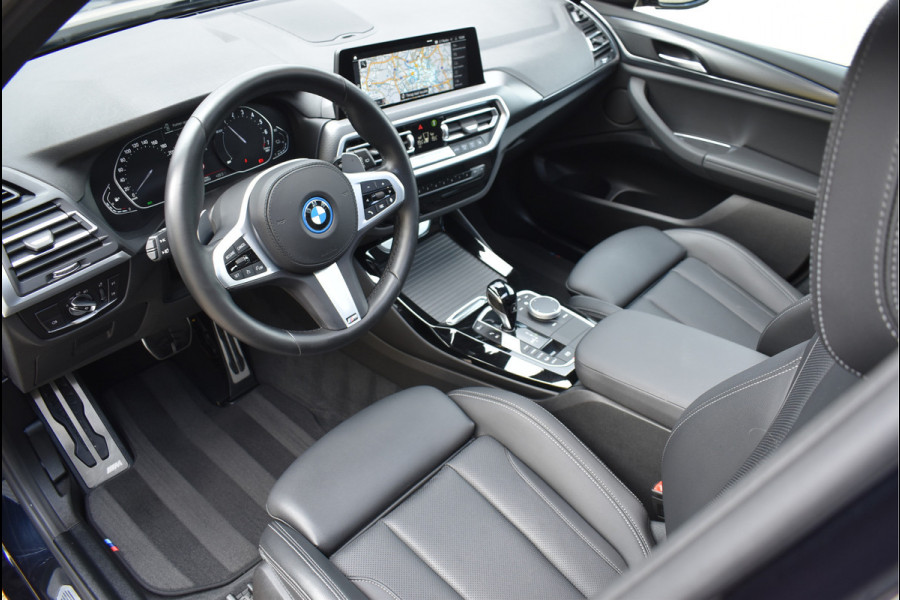 BMW X3 xDrive30e M-Sport Pakket 292 Pk Carbon Zwart Metallic Pano Navi Leder Camera Trekhaak Memory 20 Inch