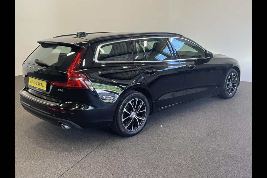 Volvo V60 2.0 B4 Momentum Climate control Cruise control adaptieve Parkeersensoren Achteruitrijd camera LED Verwarmde voorstoelen Lane assist Apple Carplay/ Android Auto
