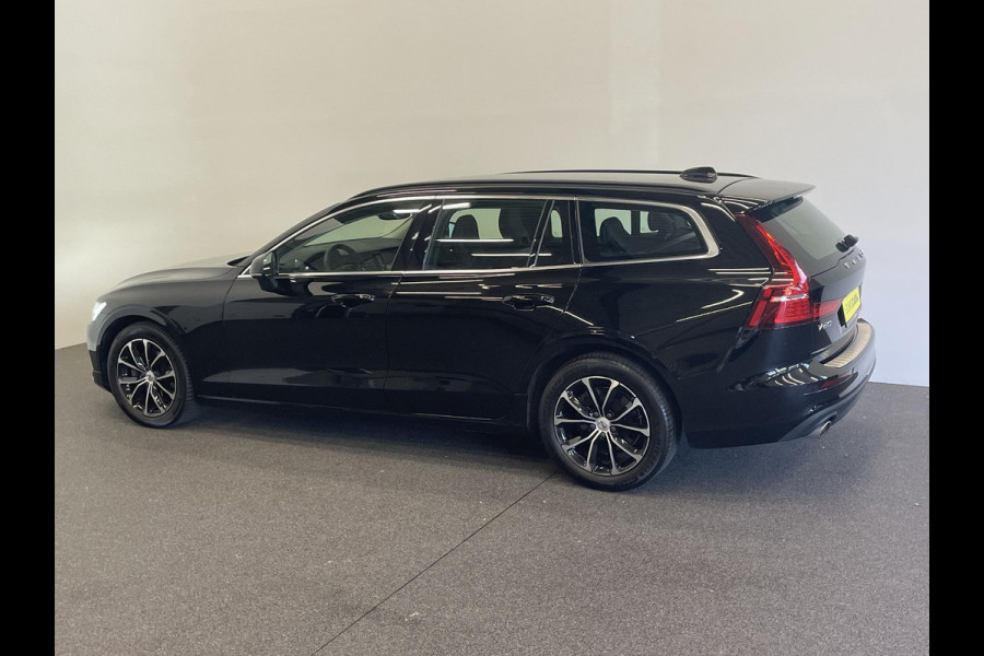 Volvo V60 2.0 B4 Momentum Climate control Cruise control adaptieve Parkeersensoren Achteruitrijd camera LED Verwarmde voorstoelen Lane assist Apple Carplay/ Android Auto