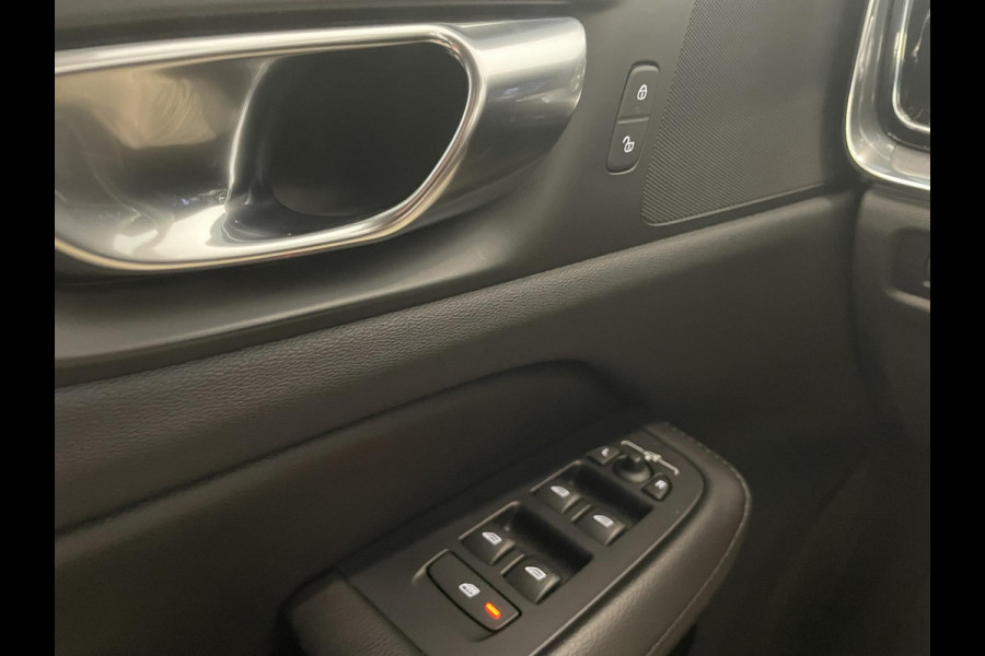 Volvo V60 2.0 B4 Momentum Climate control Cruise control adaptieve Parkeersensoren Achteruitrijd camera LED Verwarmde voorstoelen Lane assist Apple Carplay/ Android Auto
