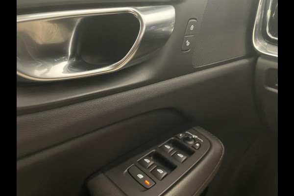 Volvo V60 2.0 B4 Momentum Climate control Cruise control adaptieve Parkeersensoren Achteruitrijd camera LED Verwarmde voorstoelen Lane assist Apple Carplay/ Android Auto