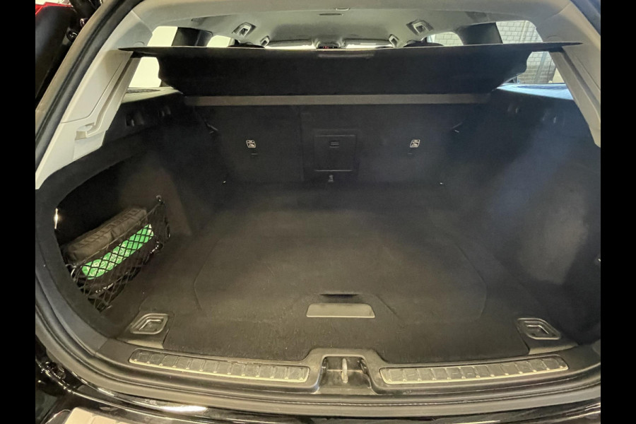 Volvo V60 2.0 B4 Momentum Climate control Cruise control adaptieve Parkeersensoren Achteruitrijd camera LED Verwarmde voorstoelen Lane assist Apple Carplay/ Android Auto