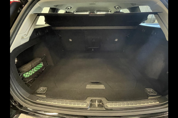 Volvo V60 2.0 B4 Momentum Climate control Cruise control adaptieve Parkeersensoren Achteruitrijd camera LED Verwarmde voorstoelen Lane assist Apple Carplay/ Android Auto