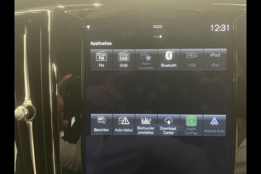 Volvo V60 2.0 B4 Momentum Climate control Cruise control adaptieve Parkeersensoren Achteruitrijd camera LED Verwarmde voorstoelen Lane assist Apple Carplay/ Android Auto