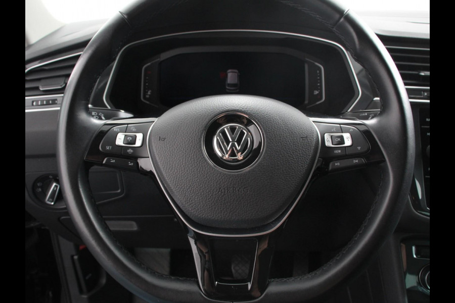 Volkswagen Tiguan 1.5 TSI Comfortline Team DSG Navigatie Camera Lane Assist Virtual Cockpit Winterpakket Adaptive Cruise control LMV Velgen
