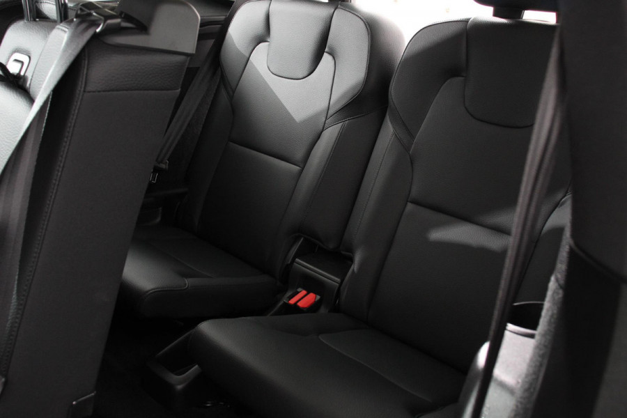 Volvo XC90 2.0 T8 Recharge AWD Inscription Expression | Navigatie | Apple Carplay/Android Auto | Parkeersensoren  | Stoel- en stuurverwarming | Adaptive Cruise Control | Virtual Cockpit | Elektrisch inklapbare trekhaak | Elektrisch verstelbare bestuurderstoel met geheugen | Inductieladen voor smartphone