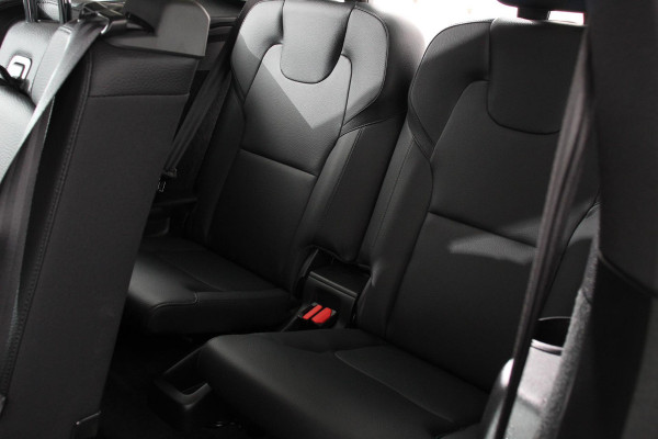 Volvo XC90 2.0 T8 Recharge AWD Inscription Expression | Navigatie | Apple Carplay/Android Auto | Parkeersensoren  | Stoel- en stuurverwarming | Adaptive Cruise Control | Virtual Cockpit | Elektrisch inklapbare trekhaak | Elektrisch verstelbare bestuurderstoel met geheugen | Inductieladen voor smartphone