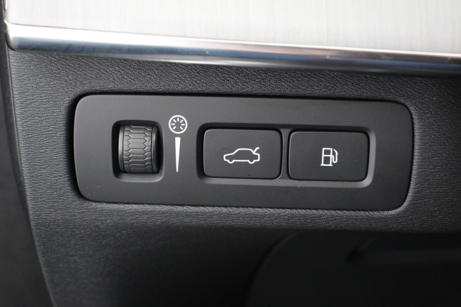 Volvo XC90 2.0 T8 Recharge AWD Inscription Expression | Navigatie | Apple Carplay/Android Auto | Parkeersensoren  | Stoel- en stuurverwarming | Adaptive Cruise Control | Virtual Cockpit | Elektrisch inklapbare trekhaak | Elektrisch verstelbare bestuurderstoel met geheugen | Inductieladen voor smartphone