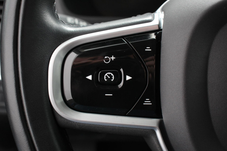 Volvo XC90 2.0 T8 Recharge AWD Inscription Expression | Navigatie | Apple Carplay/Android Auto | Parkeersensoren  | Stoel- en stuurverwarming | Adaptive Cruise Control | Virtual Cockpit | Elektrisch inklapbare trekhaak | Elektrisch verstelbare bestuurderstoel met geheugen | Inductieladen voor smartphone