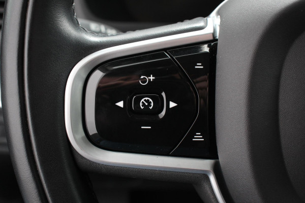 Volvo XC90 2.0 T8 Recharge AWD Inscription Expression | Navigatie | Apple Carplay/Android Auto | Parkeersensoren  | Stoel- en stuurverwarming | Adaptive Cruise Control | Virtual Cockpit | Elektrisch inklapbare trekhaak | Elektrisch verstelbare bestuurderstoel met geheugen | Inductieladen voor smartphone