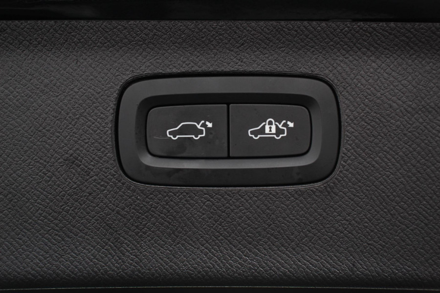 Volvo XC90 2.0 T8 Recharge AWD Inscription Expression | Navigatie | Apple Carplay/Android Auto | Parkeersensoren  | Stoel- en stuurverwarming | Adaptive Cruise Control | Virtual Cockpit | Elektrisch inklapbare trekhaak | Elektrisch verstelbare bestuurderstoel met geheugen | Inductieladen voor smartphone