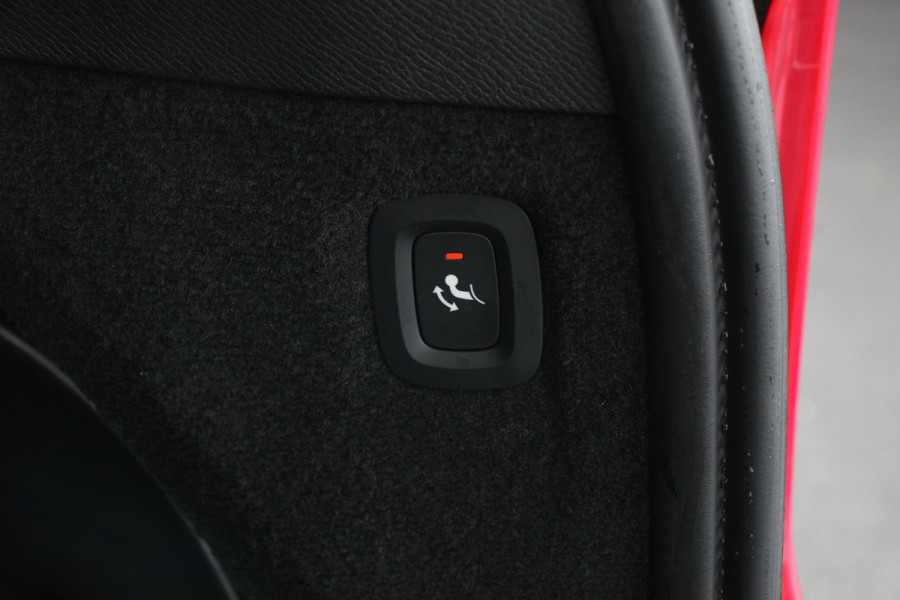 Volvo XC90 2.0 T8 Recharge AWD Inscription Expression | Navigatie | Apple Carplay/Android Auto | Parkeersensoren  | Stoel- en stuurverwarming | Adaptive Cruise Control | Virtual Cockpit | Elektrisch inklapbare trekhaak | Elektrisch verstelbare bestuurderstoel met geheugen | Inductieladen voor smartphone