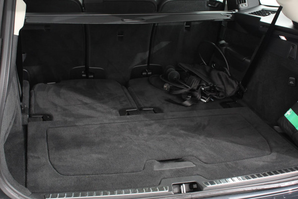Volvo XC90 2.0 T8 Recharge AWD Inscription Expression | Navigatie | Apple Carplay/Android Auto | Parkeersensoren  | Stoel- en stuurverwarming | Adaptive Cruise Control | Virtual Cockpit | Elektrisch inklapbare trekhaak | Elektrisch verstelbare bestuurderstoel met geheugen | Inductieladen voor smartphone