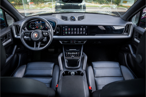 Porsche Cayenne 3.0 E-Hybrid ** Panodak ** 14-weg ** Sport Chrono ** Trekhaak 4-wiel sturing ** Sport Design ** Matrix-LED ** NP 152K Massage ** Nachtzicht