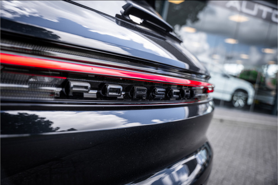 Porsche Cayenne 3.0 E-Hybrid ** Panodak ** 14-weg ** Sport Chrono ** Trekhaak 4-wiel sturing ** Sport Design ** Matrix-LED ** NP 152K Massage ** Nachtzicht