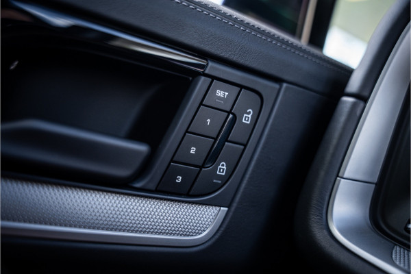 Porsche Cayenne 3.0 E-Hybrid ** Panodak ** 14-weg ** Sport Chrono ** Trekhaak 4-wiel sturing ** Sport Design ** Matrix-LED ** NP 152K Massage ** Nachtzicht