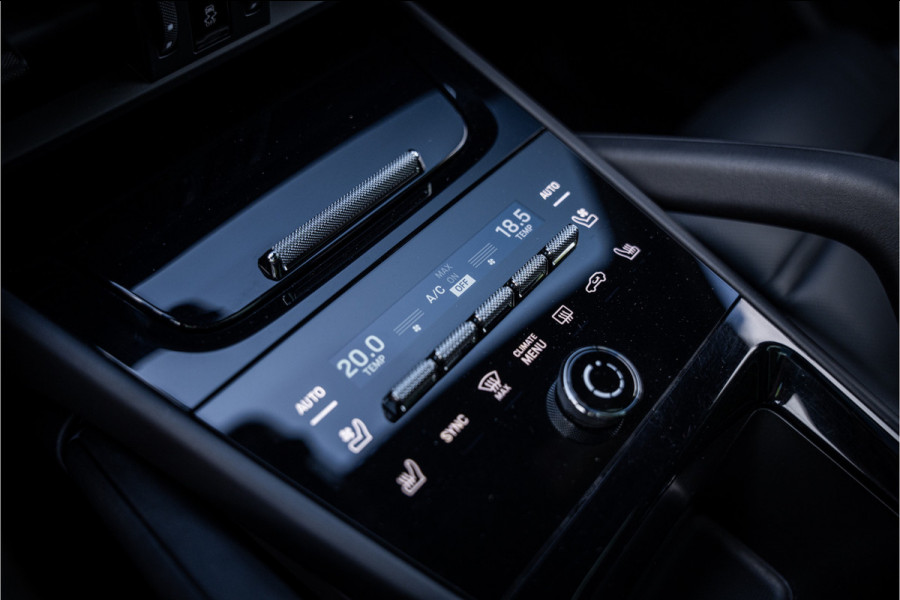 Porsche Cayenne 3.0 E-Hybrid ** Panodak ** 14-weg ** Sport Chrono ** Trekhaak 4-wiel sturing ** Sport Design ** Matrix-LED ** NP 152K Massage ** Nachtzicht