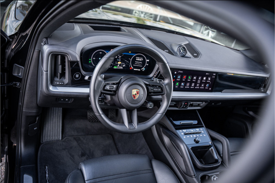 Porsche Cayenne 3.0 E-Hybrid ** Panodak ** 14-weg ** Sport Chrono ** Trekhaak 4-wiel sturing ** Sport Design ** Matrix-LED ** NP 152K Massage ** Nachtzicht