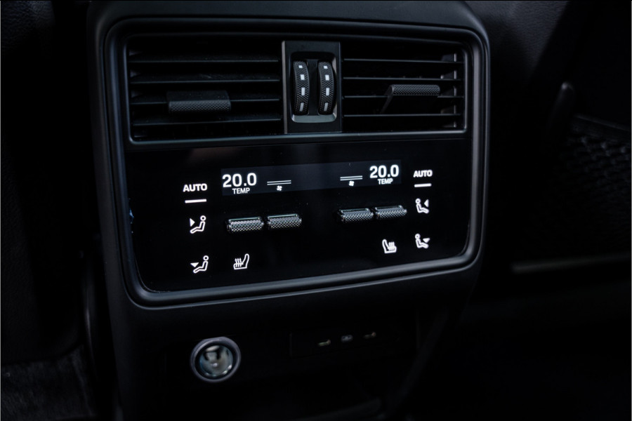 Porsche Cayenne 3.0 E-Hybrid ** Panodak ** 14-weg ** Sport Chrono ** Trekhaak 4-wiel sturing ** Sport Design ** Matrix-LED ** NP 152K Massage ** Nachtzicht