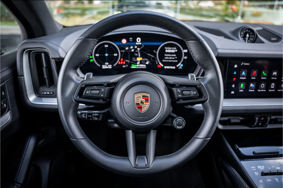 Porsche Cayenne 3.0 E-Hybrid ** Panodak ** 14-weg ** Sport Chrono ** Trekhaak 4-wiel sturing ** Sport Design ** Matrix-LED ** NP 152K Massage ** Nachtzicht