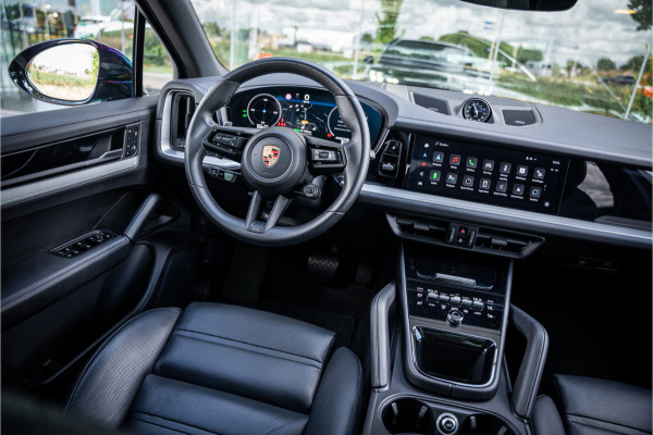 Porsche Cayenne 3.0 E-Hybrid ** Panodak ** 14-weg ** Sport Chrono ** Trekhaak 4-wiel sturing ** Sport Design ** Matrix-LED ** NP 152K Massage ** Nachtzicht