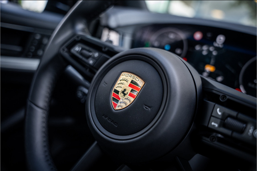 Porsche Cayenne 3.0 E-Hybrid ** Panodak ** 14-weg ** Sport Chrono ** Trekhaak 4-wiel sturing ** Sport Design ** Matrix-LED ** NP 152K Massage ** Nachtzicht