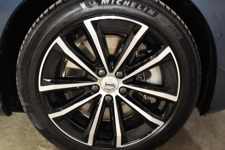 Volvo V60 T6 350PK Automaat Plug-in Hybrid AWD Plus Dark / Navigatie / 360 Camera / Harman Kardon / Stuur & Stoelverwarming / LM Velgen / Trekhaak