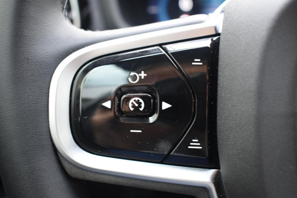 Volvo V60 T6 350PK Automaat Plug-in Hybrid AWD Plus Dark / Navigatie / 360 Camera / Harman Kardon / Stuur & Stoelverwarming / LM Velgen / Trekhaak