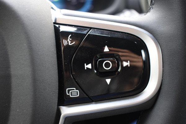 Volvo V60 T6 350PK Automaat Plug-in Hybrid AWD Plus Dark / Navigatie / 360 Camera / Harman Kardon / Stuur & Stoelverwarming / LM Velgen / Trekhaak