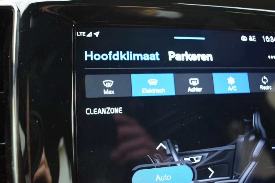 Volvo V60 T6 350PK Automaat Plug-in Hybrid AWD Plus Dark / Navigatie / 360 Camera / Harman Kardon / Stuur & Stoelverwarming / LM Velgen / Trekhaak