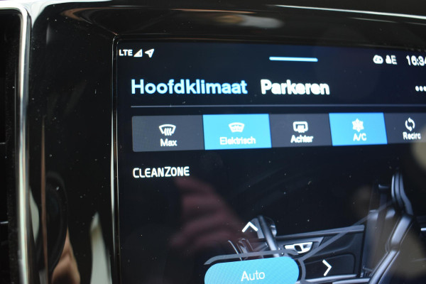 Volvo V60 T6 350PK Automaat Plug-in Hybrid AWD Plus Dark / Navigatie / 360 Camera / Harman Kardon / Stuur & Stoelverwarming / LM Velgen / Trekhaak