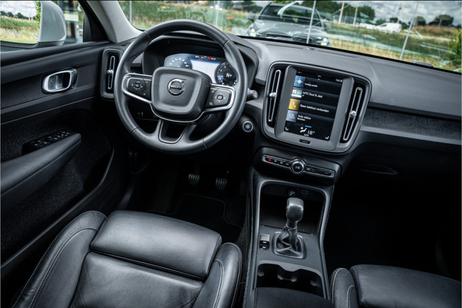 Volvo XC40 1.5 T2 Business Pro ** Camera ** Leder ** Trekhaak 1.600kg trekgewicht!