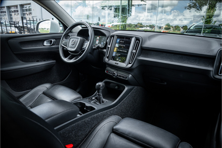 Volvo XC40 1.5 T2 Business Pro ** Camera ** Leder ** Trekhaak 1.600kg trekgewicht!