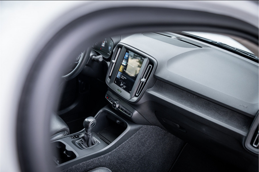 Volvo XC40 1.5 T2 Business Pro ** Camera ** Leder ** Trekhaak 1.600kg trekgewicht!