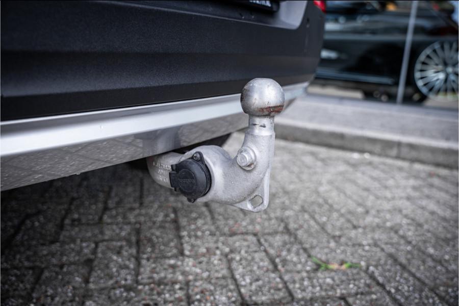 Volvo XC40 1.5 T2 Business Pro ** Camera ** Leder ** Trekhaak 1.600kg trekgewicht!