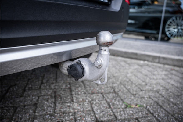 Volvo XC40 1.5 T2 Business Pro ** Camera ** Leder ** Trekhaak 1.600kg trekgewicht!