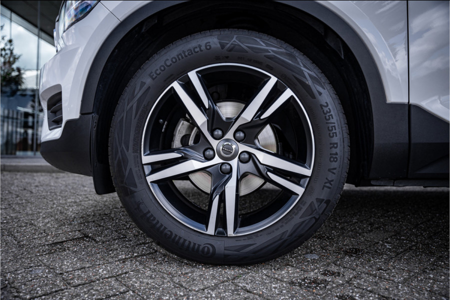 Volvo XC40 1.5 T2 Business Pro ** Camera ** Leder ** Trekhaak 1.600kg trekgewicht!
