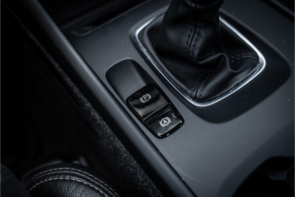 Volvo XC40 1.5 T2 Business Pro ** Camera ** Leder ** Trekhaak 1.600kg trekgewicht!