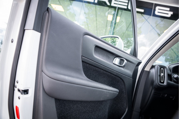 Volvo XC40 1.5 T2 Business Pro ** Camera ** Leder ** Trekhaak 1.600kg trekgewicht!