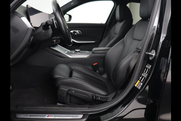 BMW 3 Serie Touring 330e Business Edition Plus | Wegklapbare trekhaak | Camera | Stoel & Stuurverwarming | Carplay | Leder